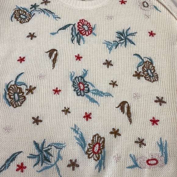 Easel Los Angeles Women's Size Small Floral Embroidered Oversized Cream Sweater - Picture 13 of 17